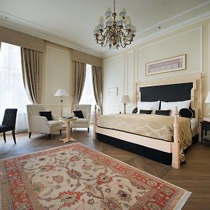 Wilson Deluxe Junior Suite including daily refilled mini bar